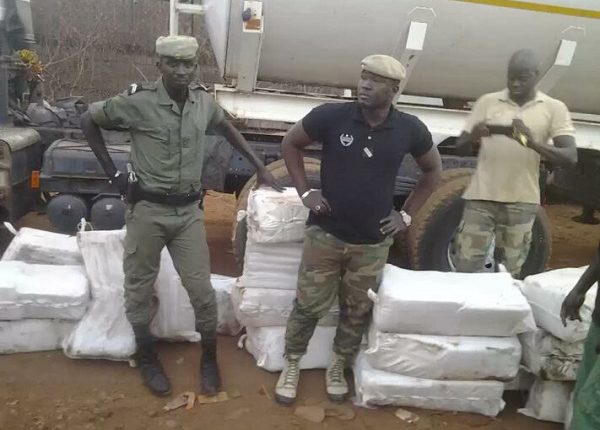 fauxmedicament et de drogue